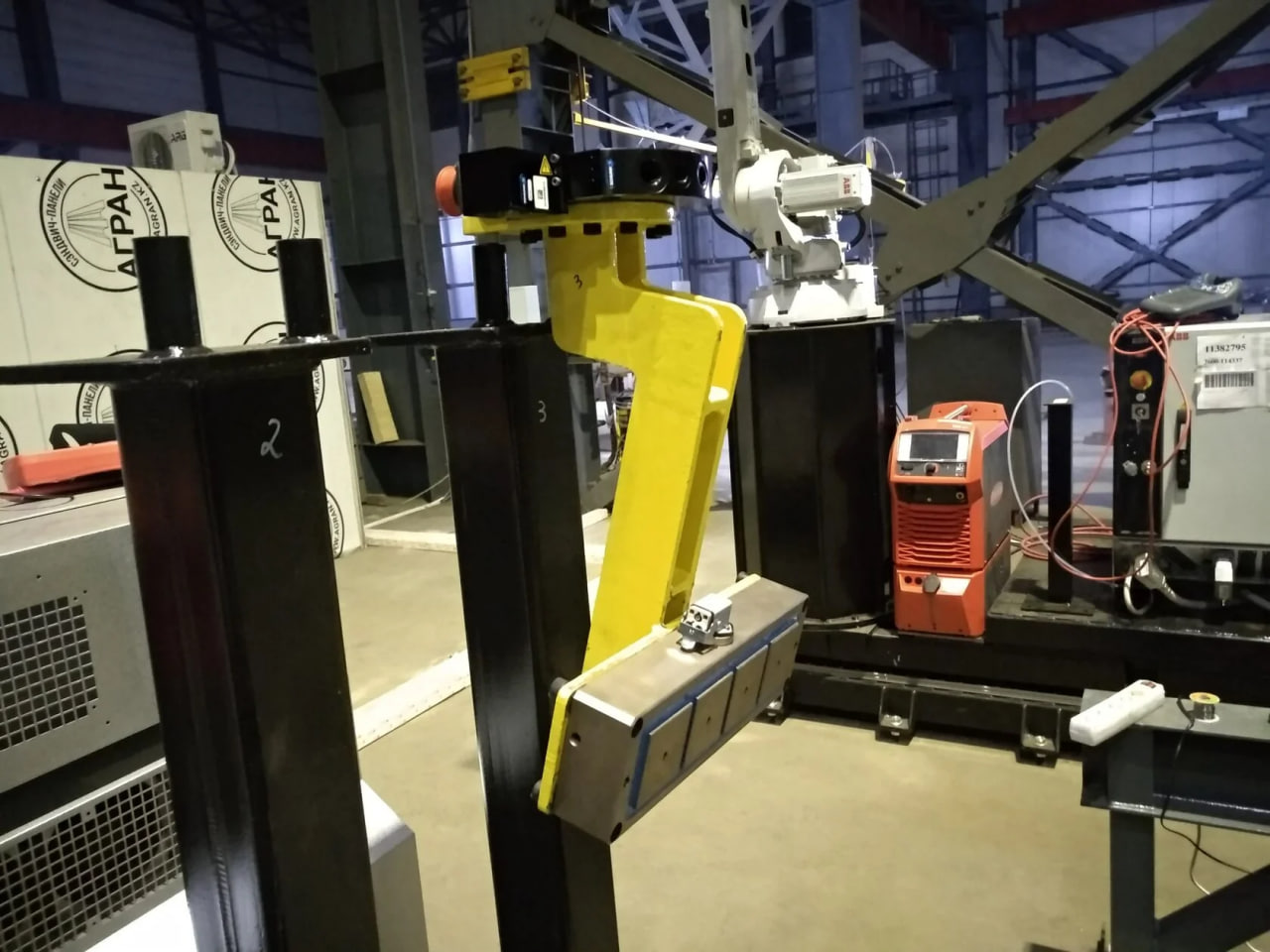 Intelligent Gripping Control with Sensors